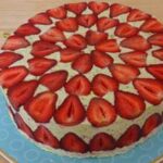 Délicieuse recette du Fraisier à la crème mousseline (à la pistache)