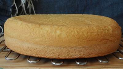 Recette de la Génoise classique et inratable avec seulement 3 ingrédients et sans thermomètre