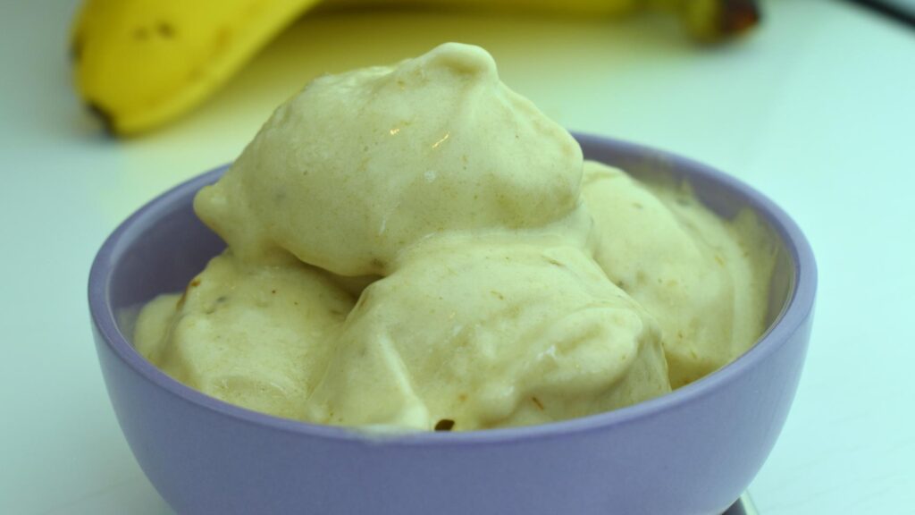 Glace à la banane : un seul ingrédient, sans sucre, sans sorbetière ultra crémeuse