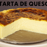 Meilleure recette de cheesecake basque crémeux avec coulis de fruits rouges
